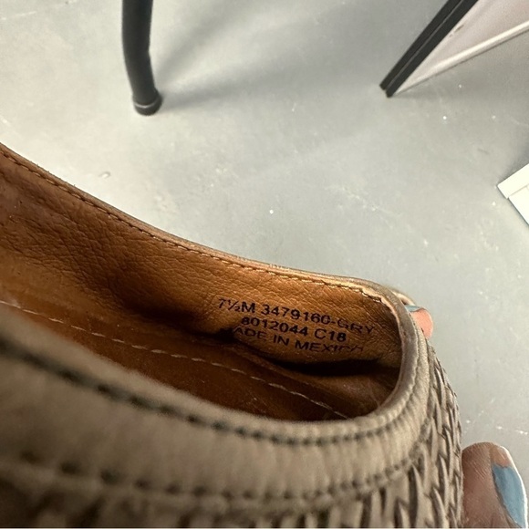 Frye - Picture 5 of 5